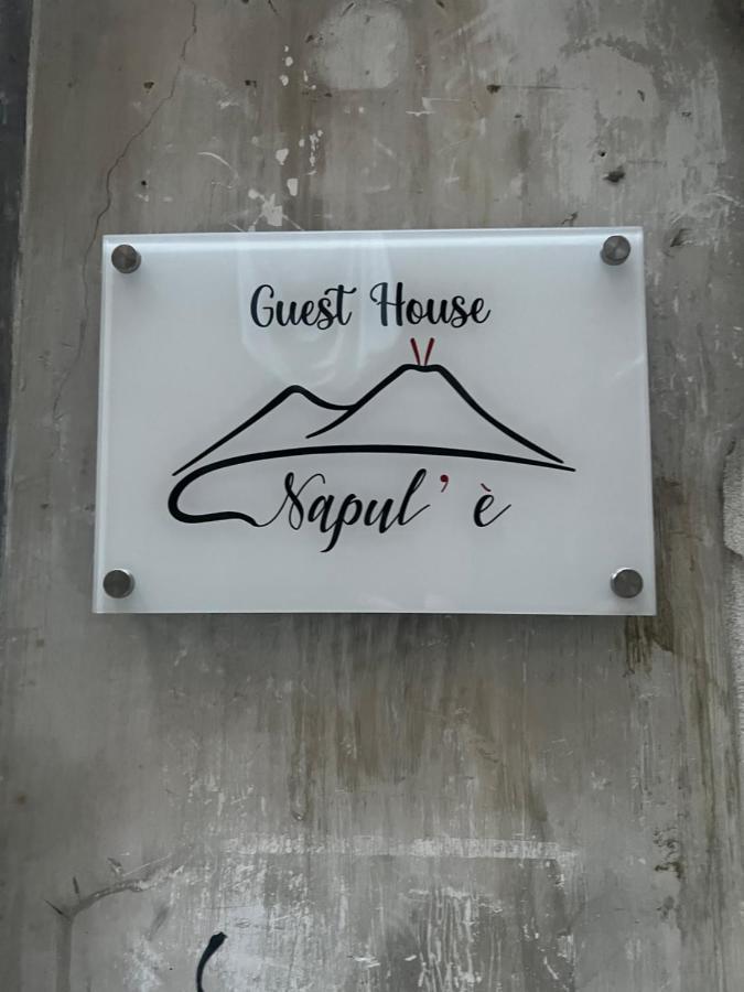 Guest House Napul'E Наполи Екстериор снимка