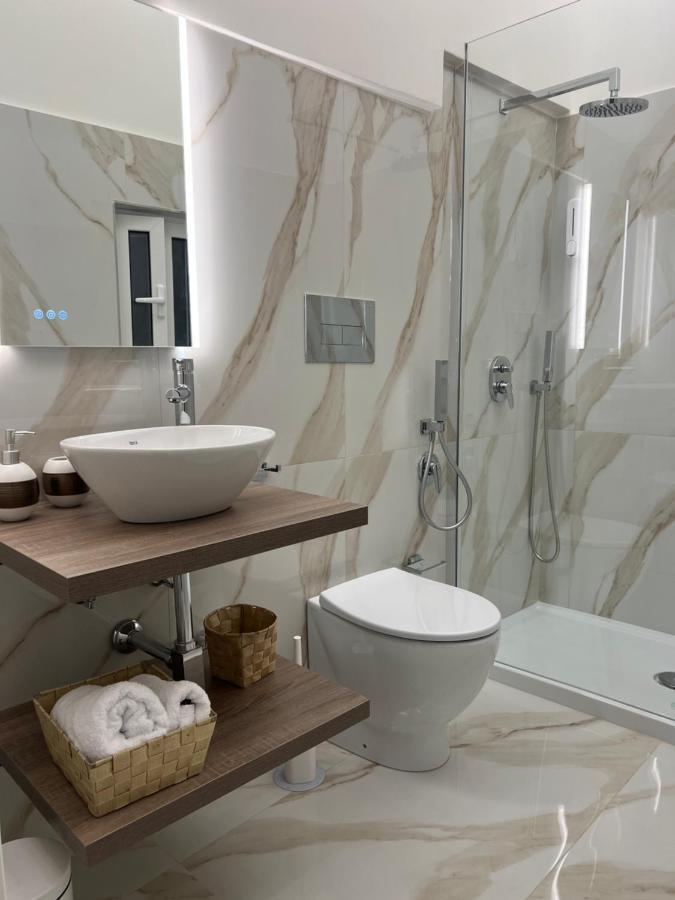 Guest House Napul'E Наполи Екстериор снимка