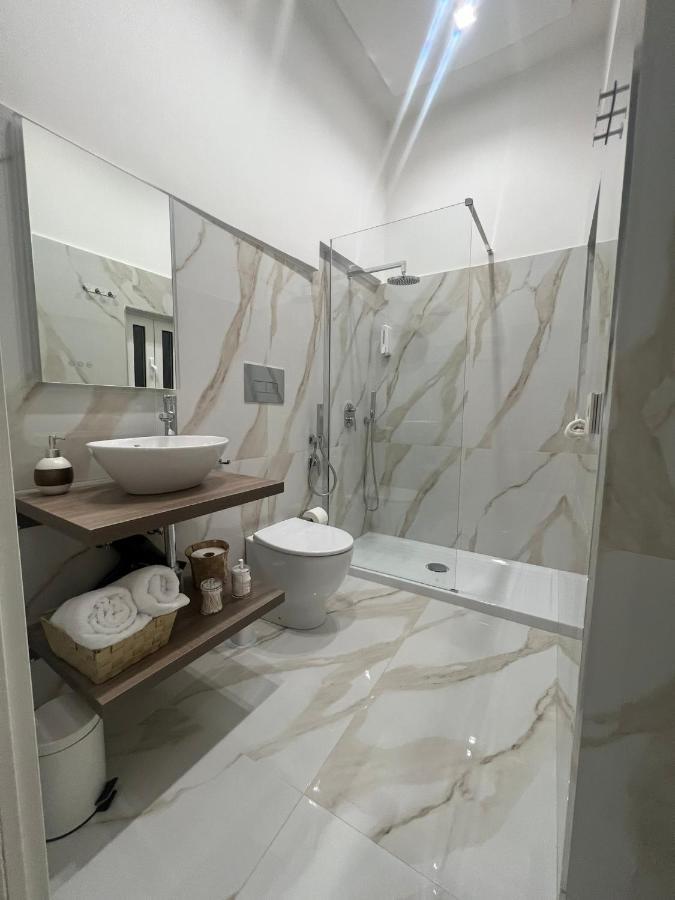 Guest House Napul'E Наполи Екстериор снимка