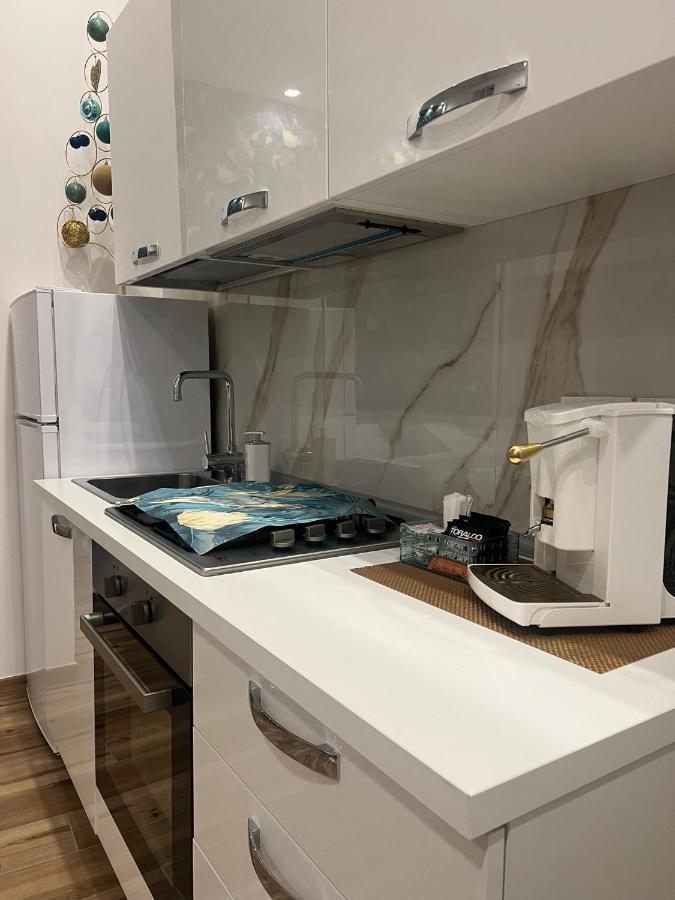 Guest House Napul'E Наполи Екстериор снимка