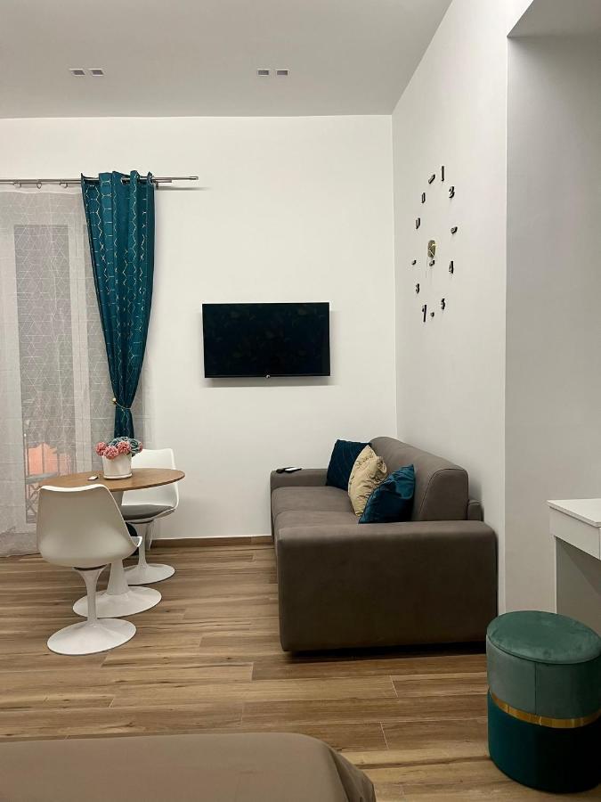 Guest House Napul'E Наполи Екстериор снимка