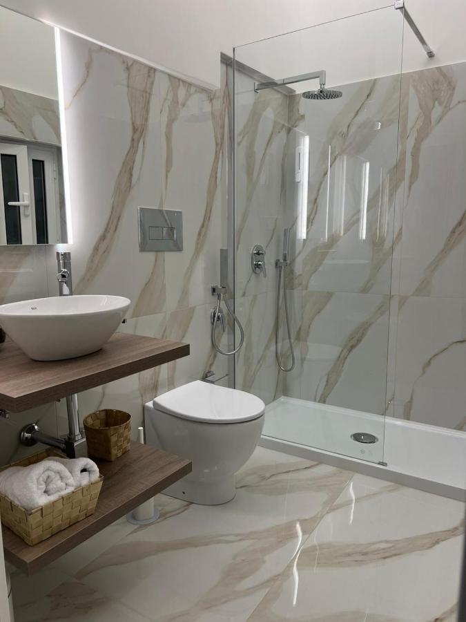 Guest House Napul'E Наполи Екстериор снимка