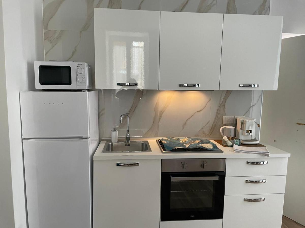 Guest House Napul'E Наполи Екстериор снимка